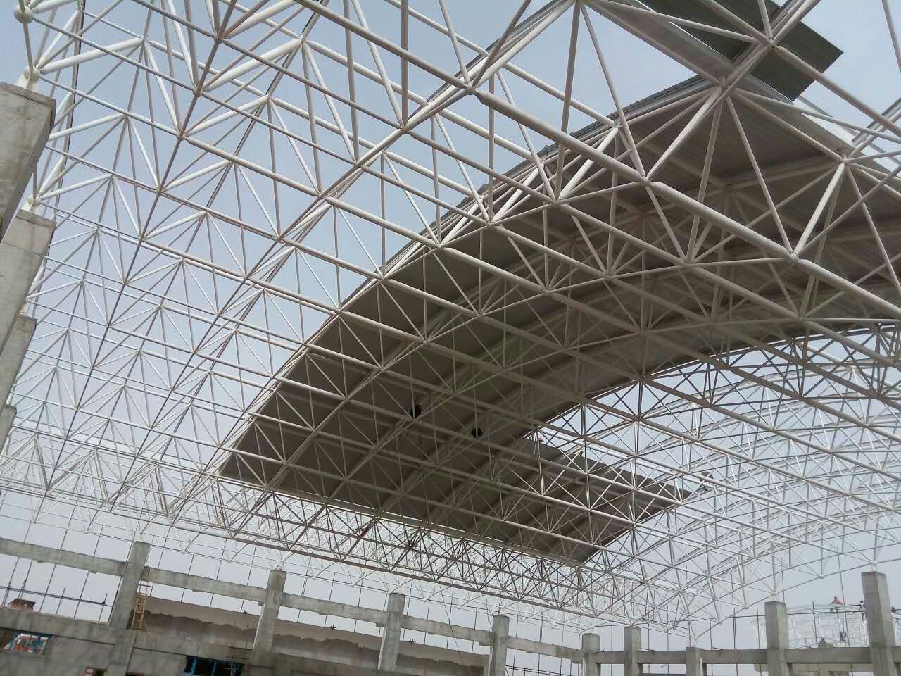 新疆青岛一汽网架